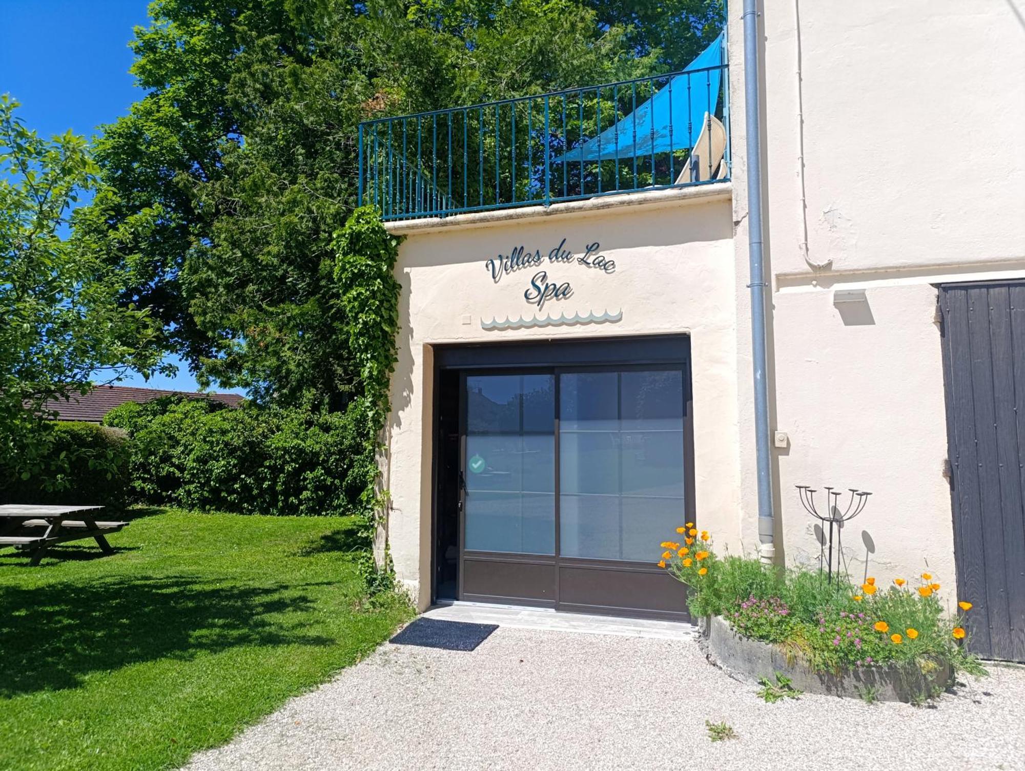 Villas-Du-Lac Appartements De Vacances Et Espace Spa Prive Клерво-ле-Лак Екстер'єр фото